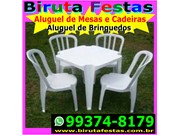 Mesas e Cadeiras no Parque Guarani